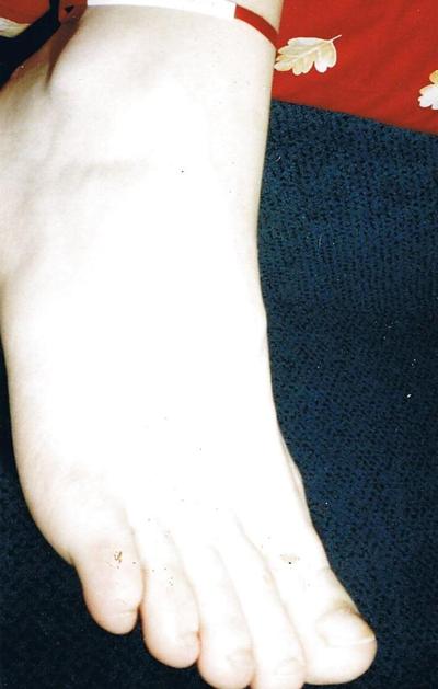 12P Sufficiently neat feet, occ. creating an orgasm being licked