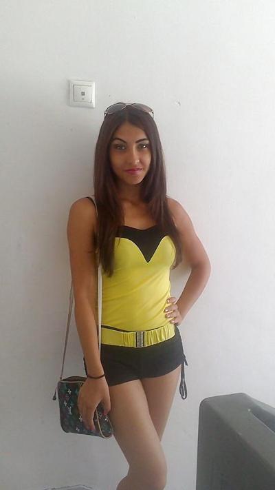 25P Teen sluts in tight shorts 1.