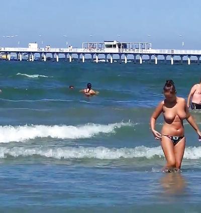 25P Spy sexy teens topless beach summer romanian