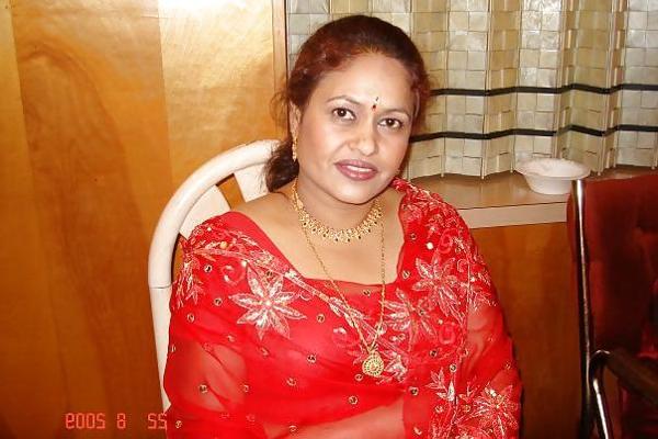 23P Manohara - sexy nepali mom