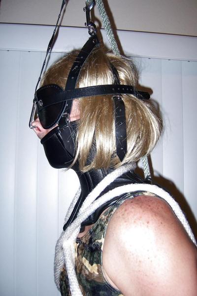 7P Ts in bondage leather