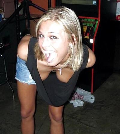 11P Awesome downblouse