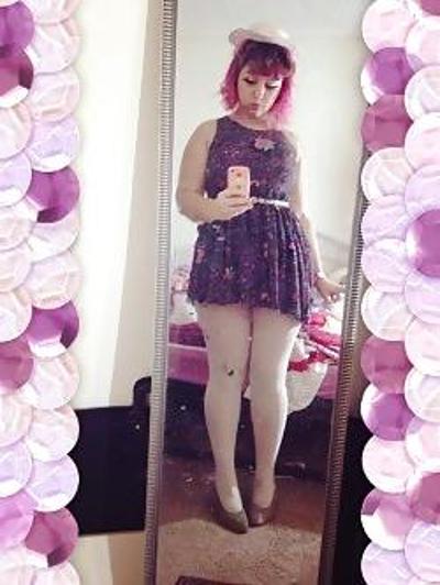 25P Cute chubby girl