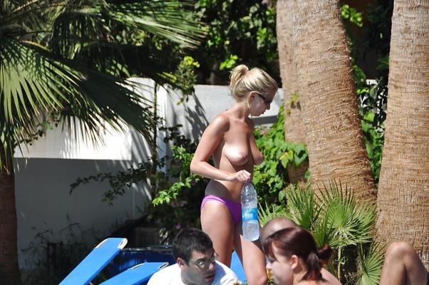 25P TOPLESS 4