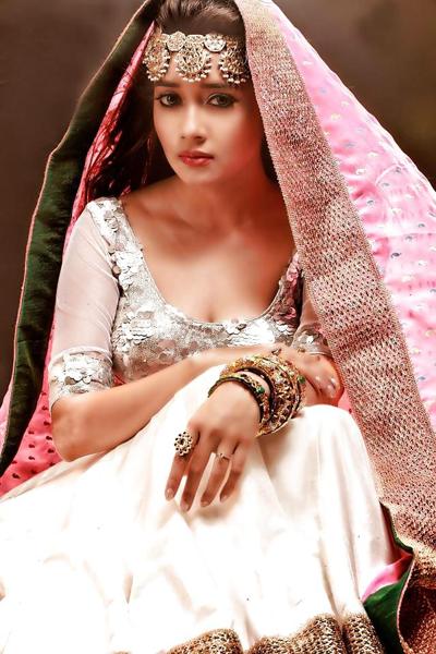 25P HOT INDIAN GIRLS