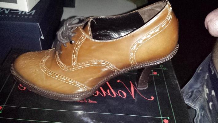 6P Leather heels