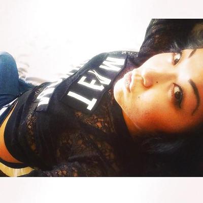 25P Menina Asiática Com Rosto Sexy
