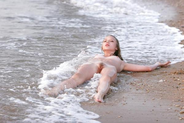 25P Polly - Blonde Teen at the Beach 4