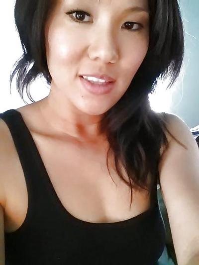 15P Eine heiße koreanische Frau