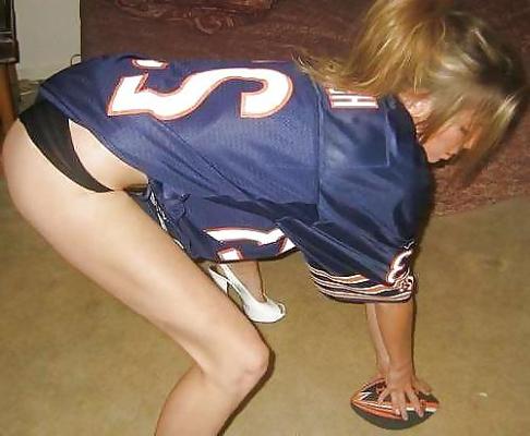 25P Sexy amateur sports fans