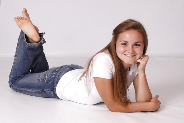 9P Teen feet for cum