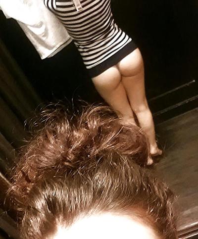 9P Selfie in changing room.15