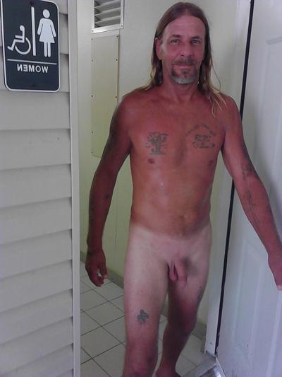 20P Outdoors and naked