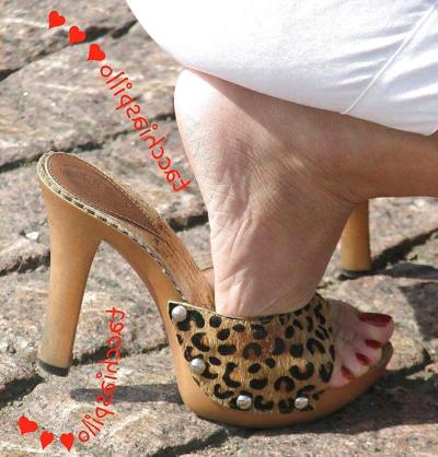 25P High heel mules and clogs