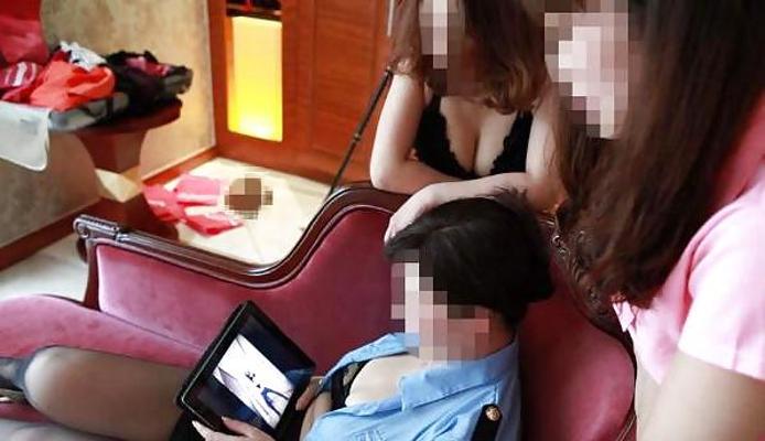 25P 0216 Chinese Milf Sex Party