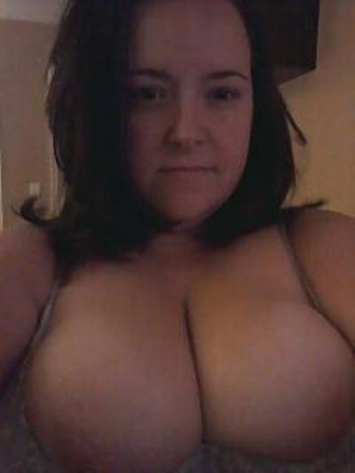 25P Comment if u would or want to fuck my chubby girl??