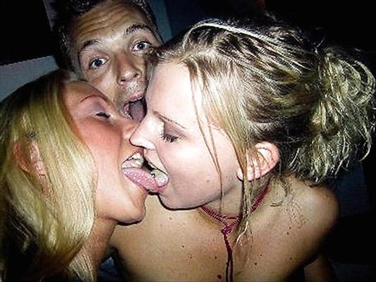21P Kissing Girls Make me so wet!