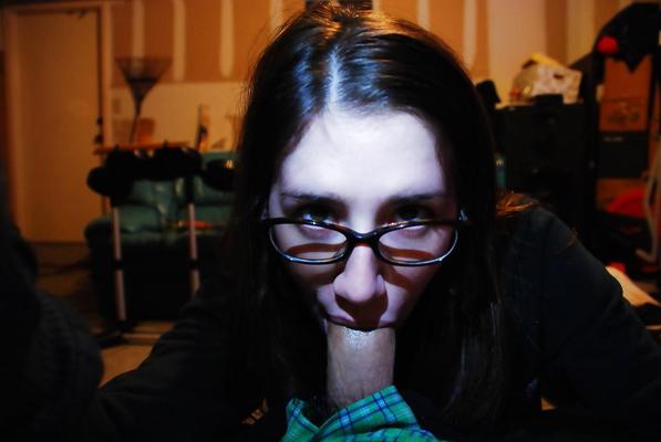 6P Nerdy Girl Loves The Cock