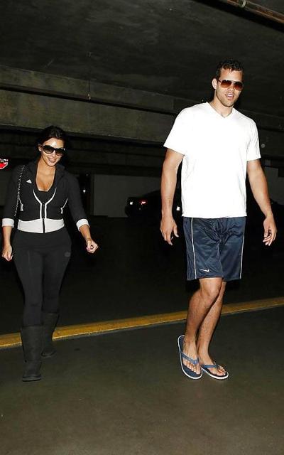 7P Kim Kardashian quitte une salle de sport à Los Angeles