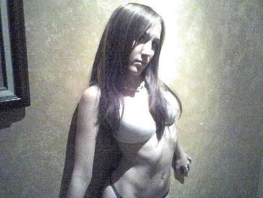 4P Young girl naked show
