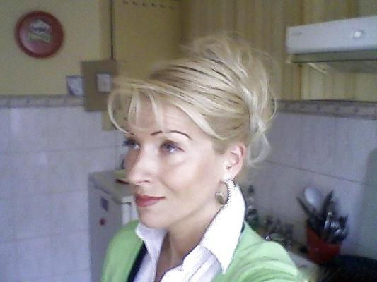 25P UK Beautiful Milf