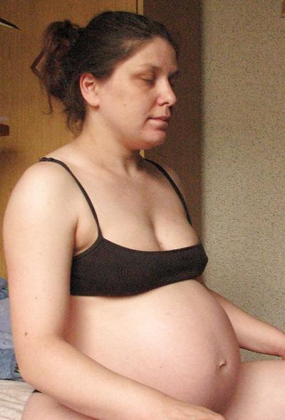25P Pregnant amateur lactating tits nipples ass pussy preg nude