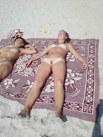 25P Love on the beach