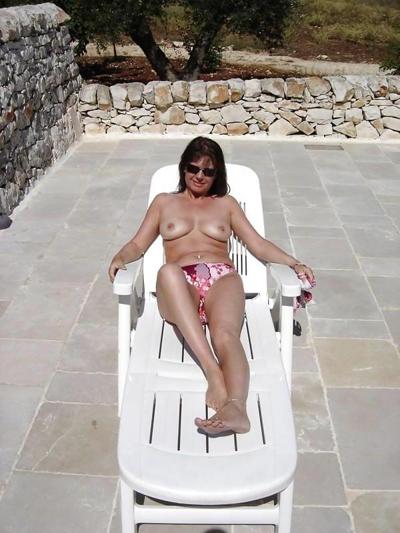 20P Naked beach 98.