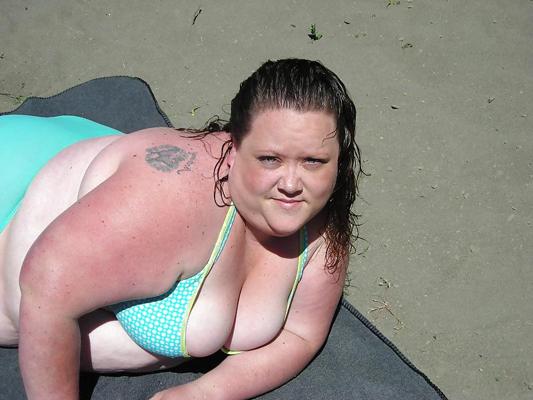 20P Neighbors BBW housewife outdoors