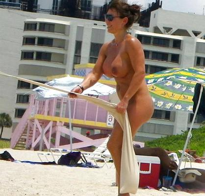 5P Beach Voyeur Gallery