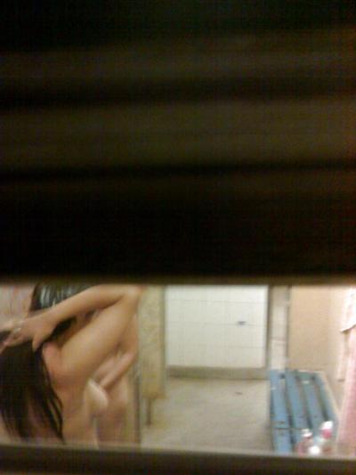 9P Israeli woman in the shower