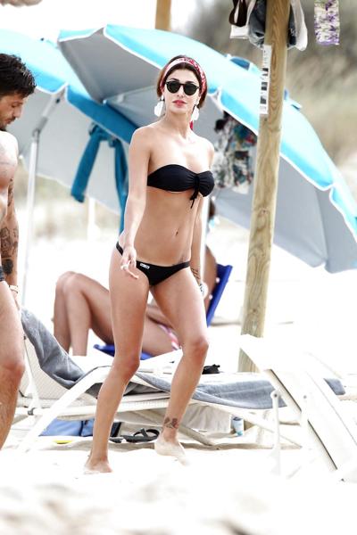 25P Belen Rodriguez en bikini à Formentera en Espagne