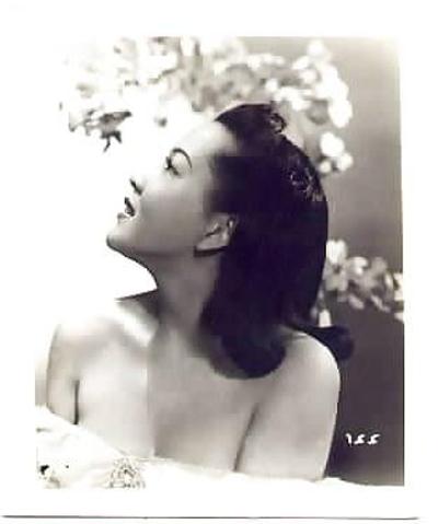 25P Lovely vintage women 2