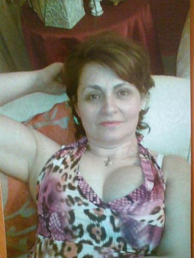 4P My greek mom now 52yo