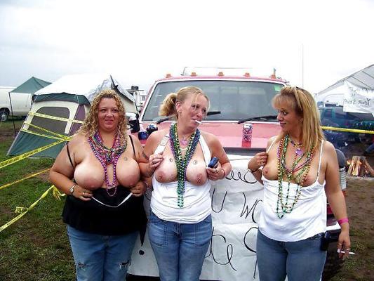 20P Mujeres tetonas 45 (especial chicas moteras)