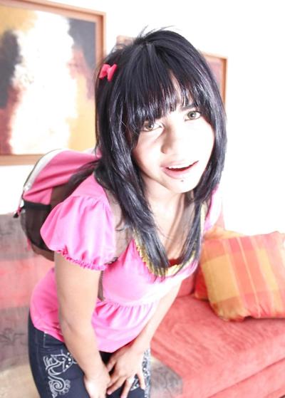 25P Charming Tobie - Pleasing a man