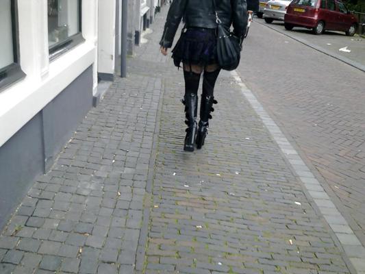 4P Utrecht juli 2011 streetview gothic girl