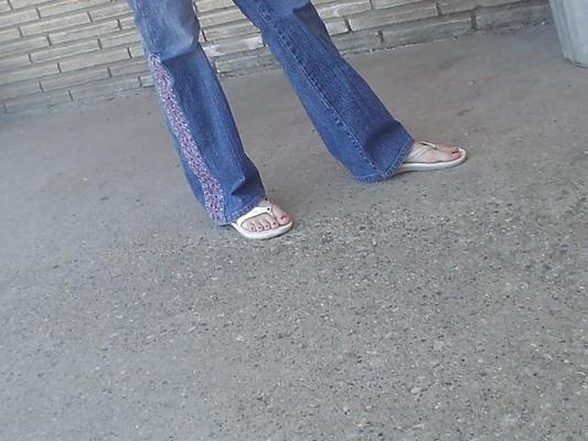 21P Feet.legs&butts in public