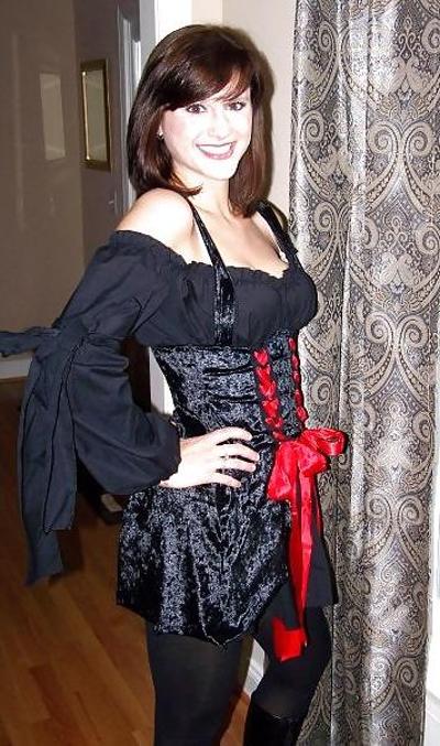12P Ex-Girlfriend in Pirate Costume