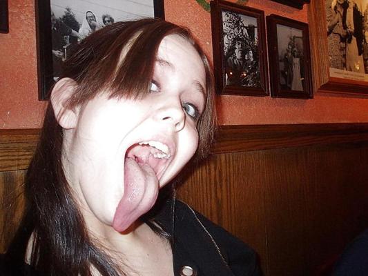 25P Long tongues