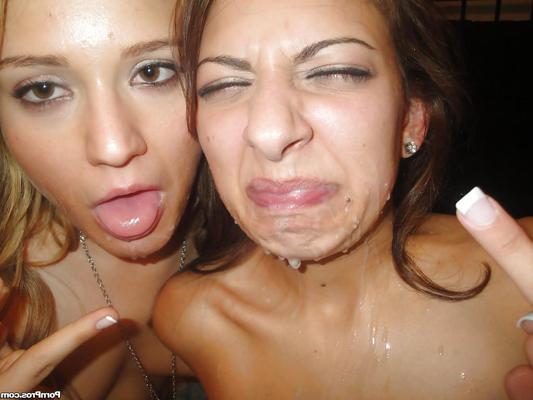 16P Lexi et Bella partagent une bite en fin de soirée en POV devant la cam.