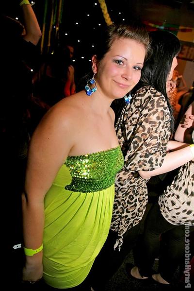 16P Bawdy chicks making out and fucking with well-hung guys at the wild party