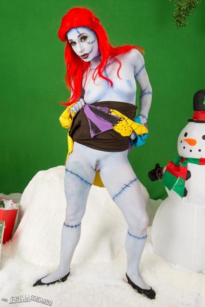 15P Redhead goth girl Joanna Angel spreads to bare naked ass in hot cosplay