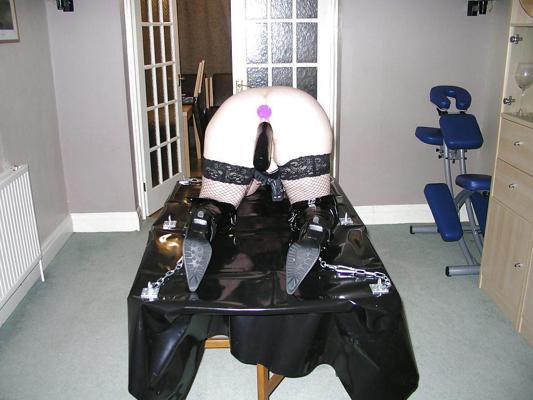9P L loves a little bdsm