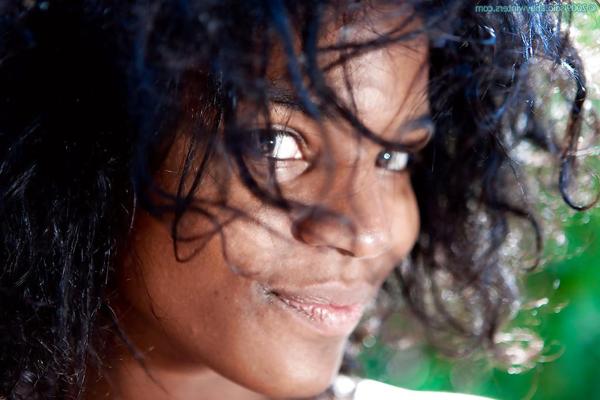 16P Black amateur Manuela flashing all natural tits and hairy slit outdoors