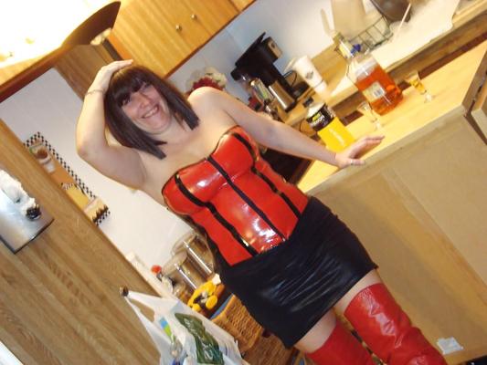 10P Latex, caoutchouc, dentelle et divers