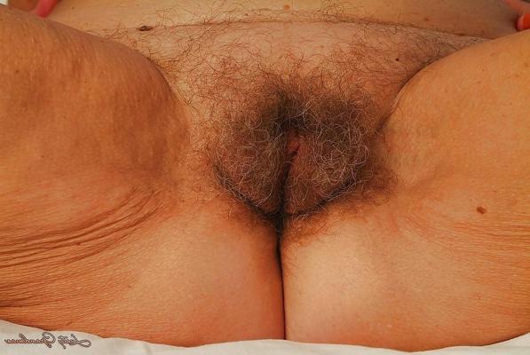 16P Lecherous granny with unshaven cooter getting naked and spreading her legs