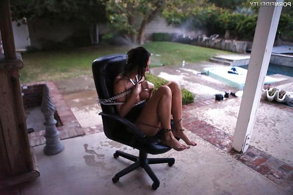 16P Sexo hardcore com uma morena europeia milf com peitos grandes Jennifer Dark