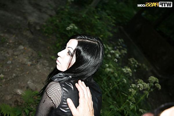 16P Raiven-haired fetish gal gives a blowjob and gets hammered from behind