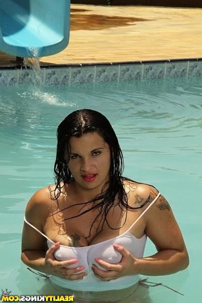 16P Curvy latina Cristine Castellari spends some good time at the pool side